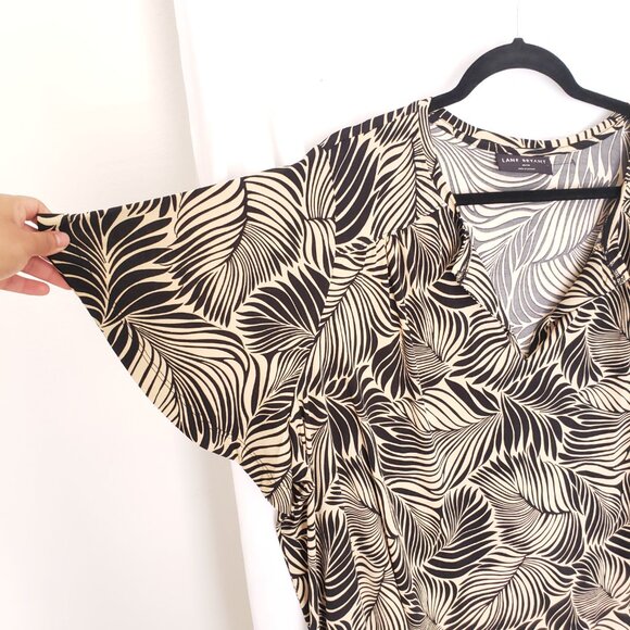 Lane Bryant Beige n Black Plant Pattern Stretchy V Neck Blouse Size 26/28 - Picture 8 of 12